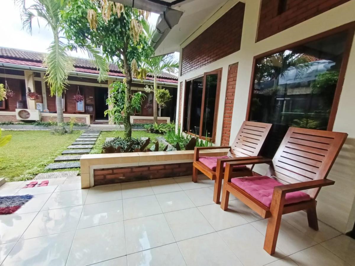 Rumah Kami Guest House Yogyakarta Exterior foto